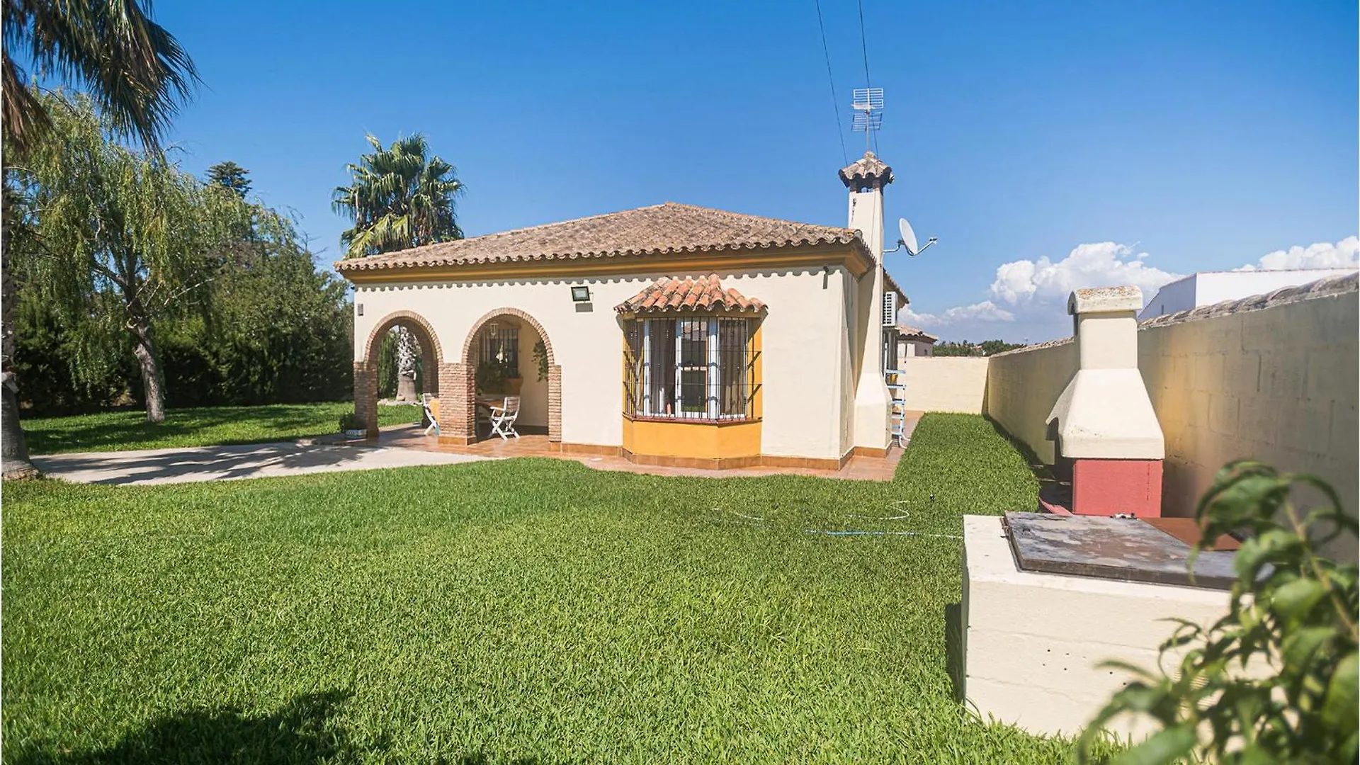 3 Bedroom Nice Home In Chiclana De La Fronter Chiclana de la Frontera 0*,